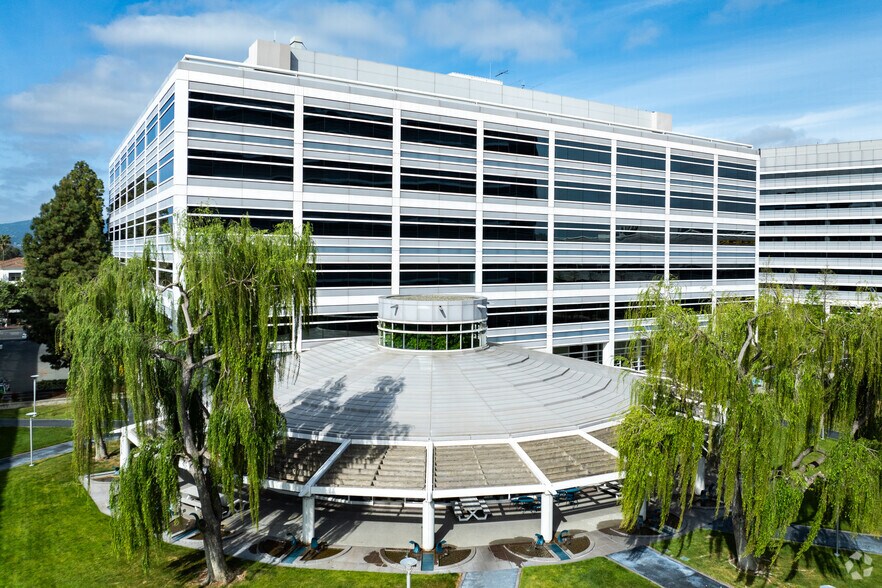 2000 Clayton Rd, Concord, CA à louer - Photo principale – Image 1 sur 5