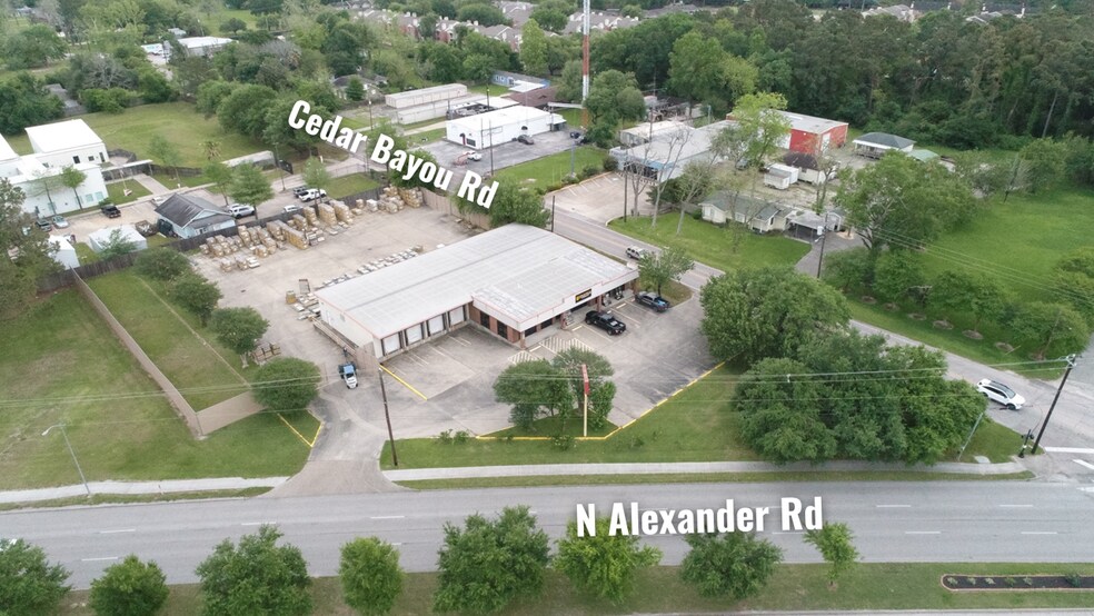 2800 N Alexander Dr, Baytown, TX à louer - Photo principale – Image 1 sur 5