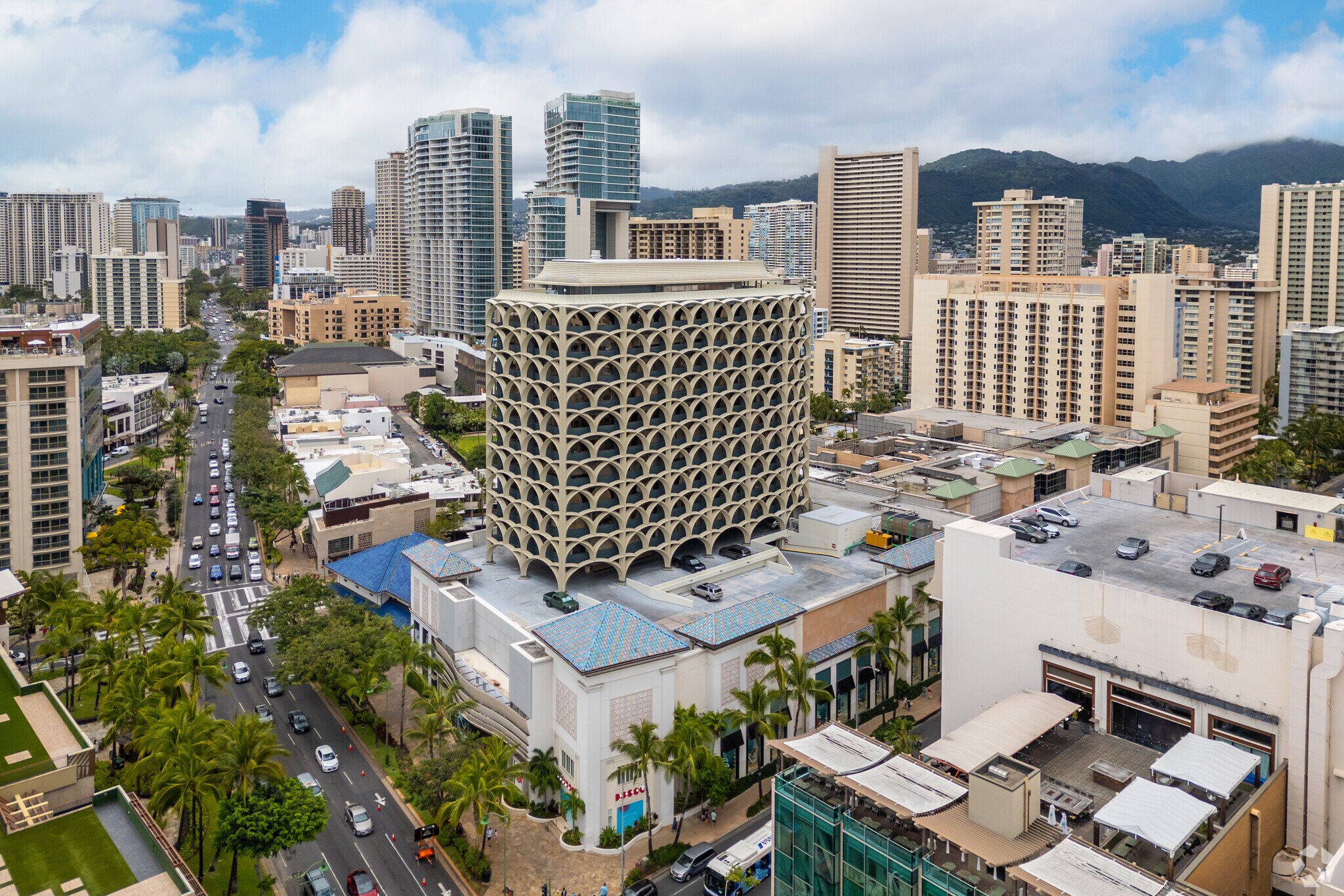 2222 Kalakaua Ave, Honolulu, HI à louer Aérien– Image 1 sur 5