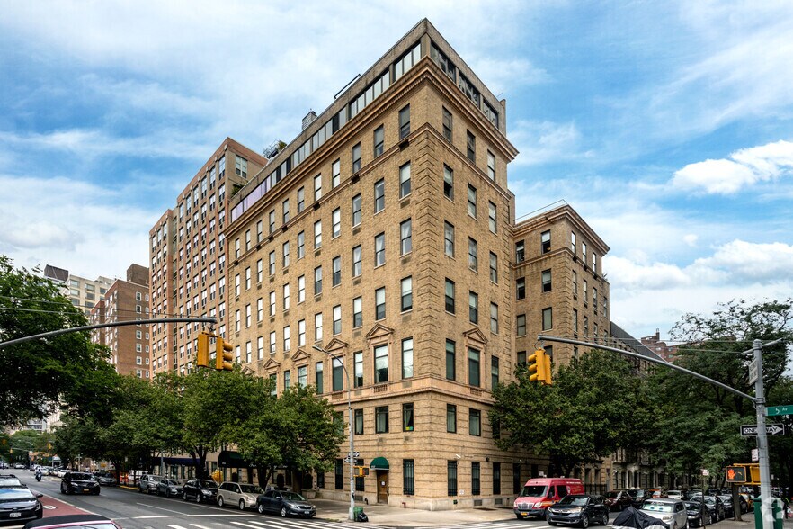 1255 5th Ave, New York, NY à vendre - Photo principale – Image 1 sur 3