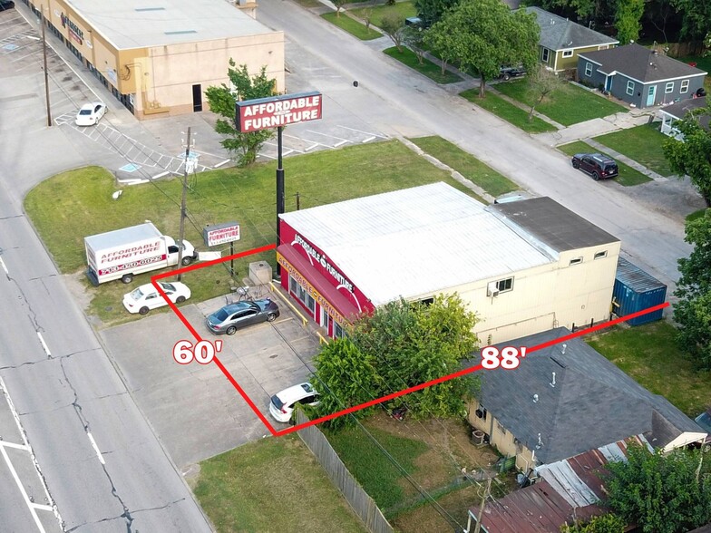 10722 E I-10 Fwy, Houston, TX à vendre - Photo de l’immeuble – Image 2 sur 24