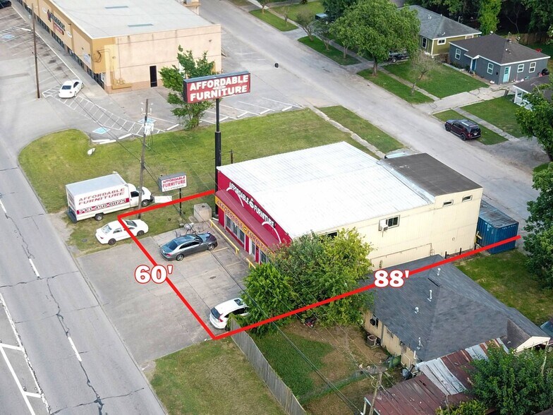 10722 E I-10 Fwy, Houston, TX à vendre - Photo de l’immeuble – Image 3 sur 24