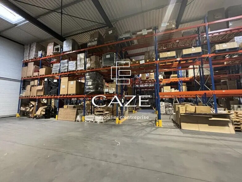 Industriel/Logistique dans Saint-Magne-de-Castillon à louer - Photo de l’immeuble – Image 3 sur 6