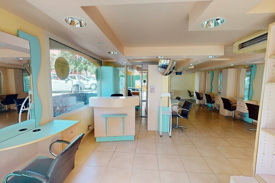 Local commercial dans Fréjus à louer - Photo intérieure – Image 1 sur 5