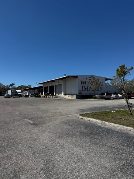 5404 33rd St E, Bradenton, FL à louer - Photo principale – Image 1 sur 16