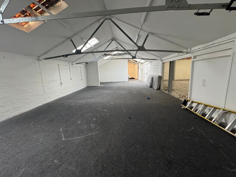 123 Woodcock Ln N, Birmingham à louer - Photo de l’immeuble – Image 3 sur 4