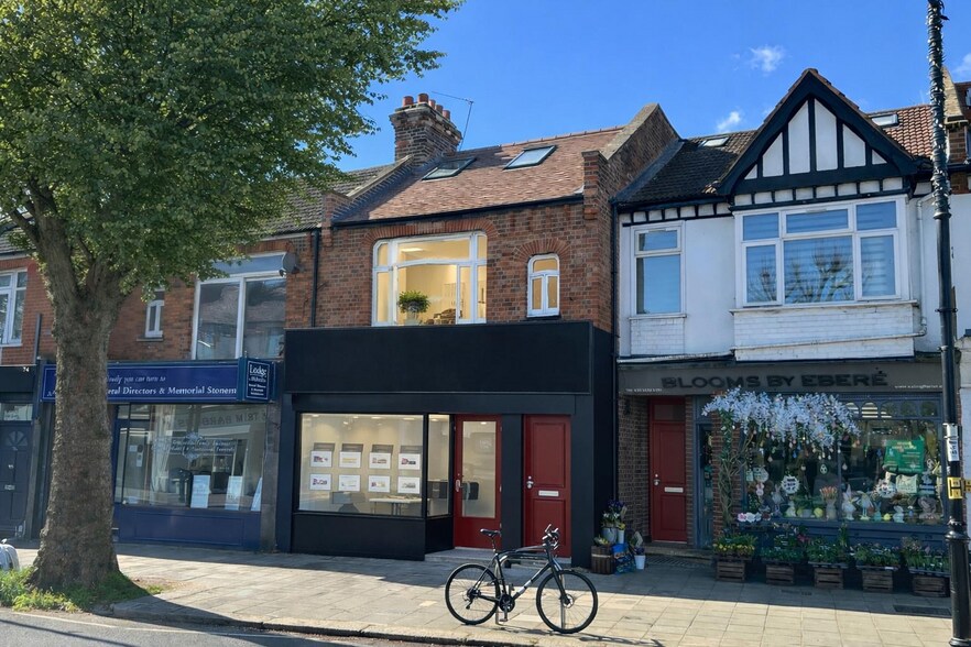 70 Northfield Ave, Londres à louer - Photo de l’immeuble – Image 1 sur 1