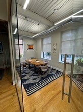 216 N May St, Chicago, IL à louer Photo intérieure– Image 2 sur 3