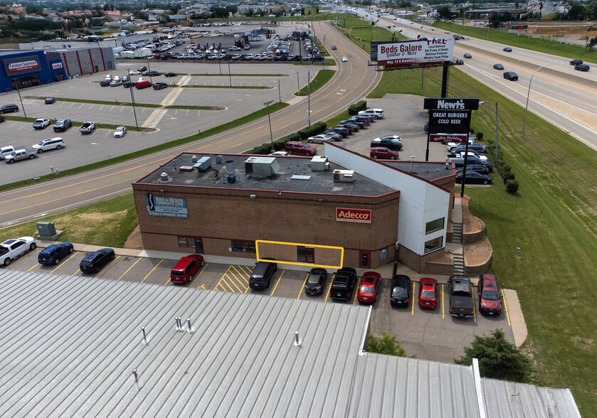 5231 E Frontage Rd NW, Rochester, MN à louer - Photo de l’immeuble – Image 1 sur 16
