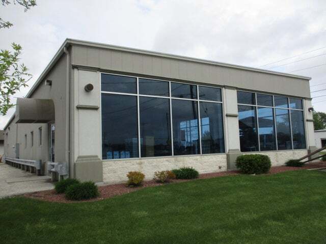 3420 Dewey St, Manitowoc, WI à louer Photo de l’immeuble– Image 1 sur 4