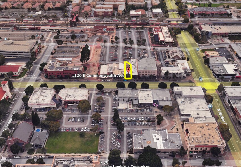 120 E Commonwealth Ave, Fullerton, CA à vendre - Photo de l’immeuble – Image 2 sur 3