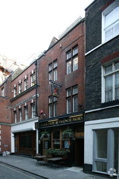 5 Pollen St, Londres à louer - Photo de l’immeuble – Image 3 sur 3