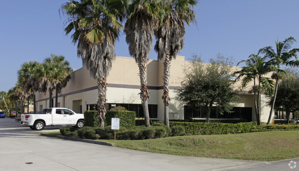 1449 Jupiter Park Dr, Jupiter, FL à louer - Photo de l’immeuble – Image 3 sur 6