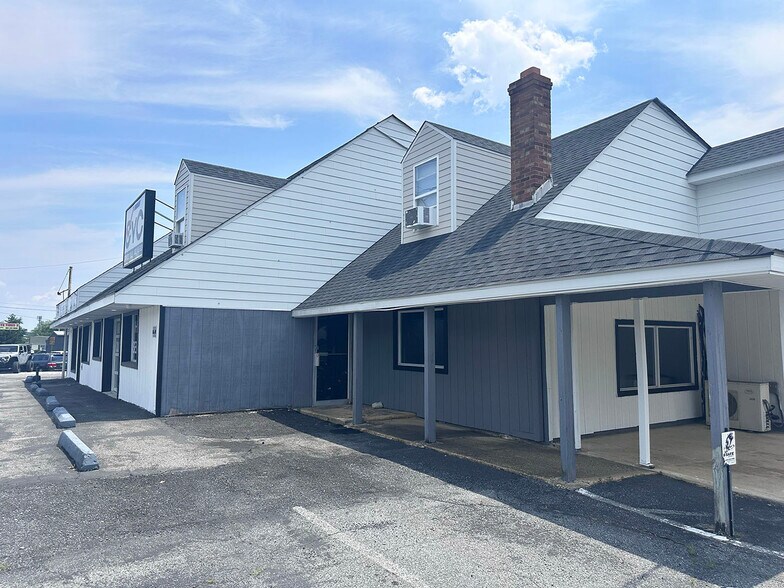 772-780 Pulaski hwy portefeuille de 2 biens à vendre sur LoopNet.fr - Photo de l’immeuble – Image 3 sur 12