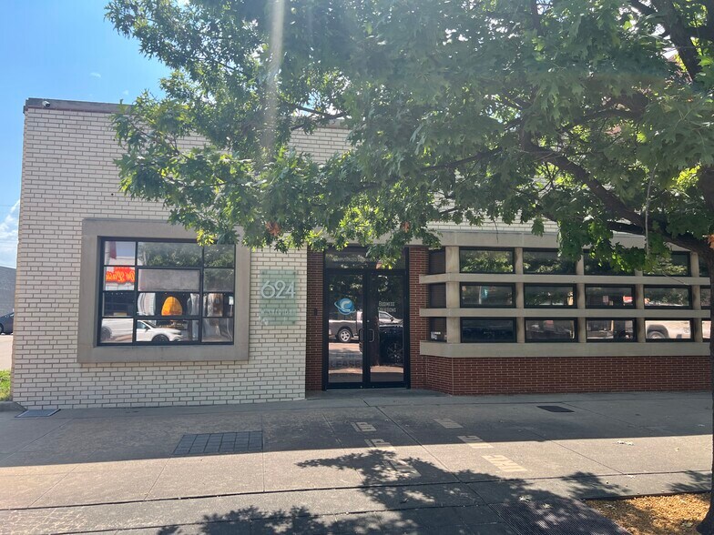 624 W Sheridan Ave, Oklahoma City, OK à louer - Photo de l’immeuble – Image 2 sur 19