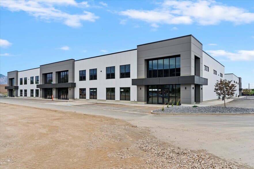 1166 N 2000 W, Farr West, UT à vendre - Photo de l’immeuble – Image 2 sur 31