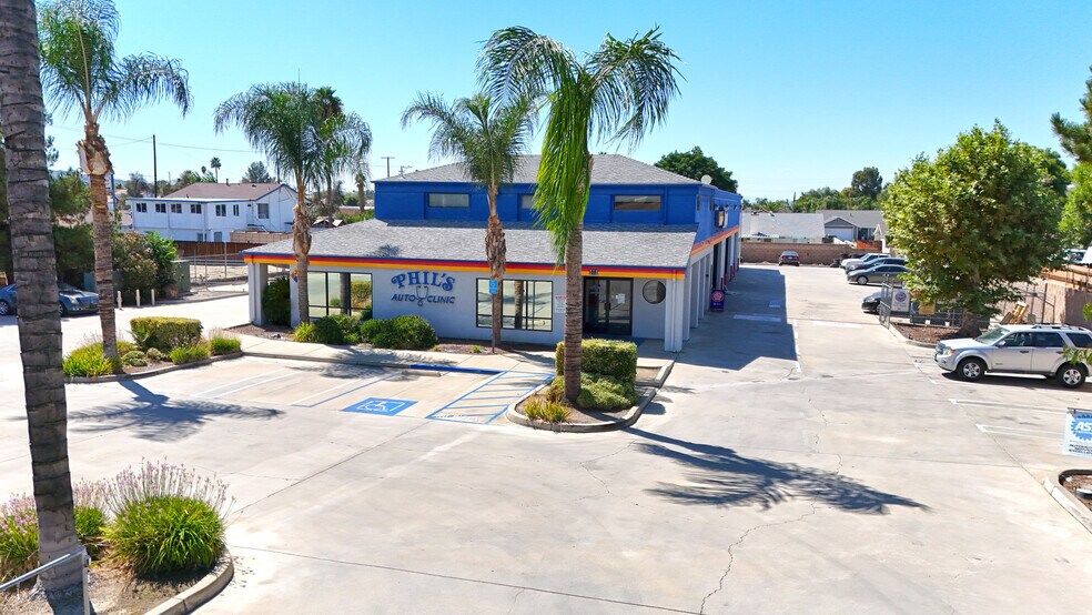 111 N Soboba St, Hemet, CA à vendre - Photo de l’immeuble – Image 2 sur 7