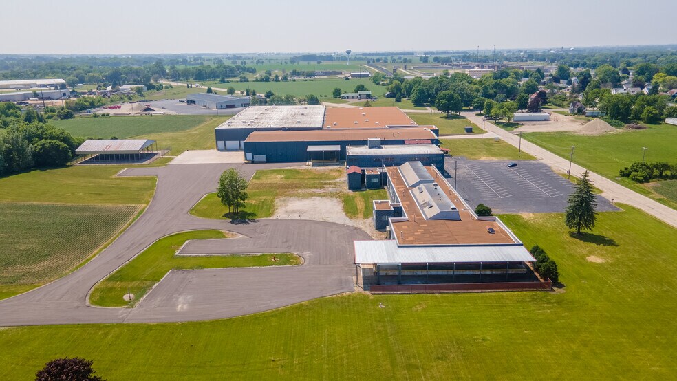 505 Libby St, Waupun, WI à louer - Photo de l’immeuble – Image 3 sur 6