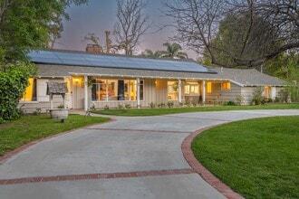 5932 Lubao Ave, Woodland Hills, CA à louer Photo intérieure– Image 2 sur 19