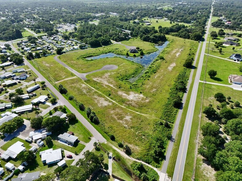 3700 Anglers Ln, Mims, FL à vendre - Photo de l’immeuble – Image 2 sur 8