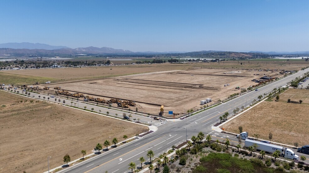 101 Logistics Ctr, Oxnard, CA à louer - Photo de la construction – Image 2 sur 6