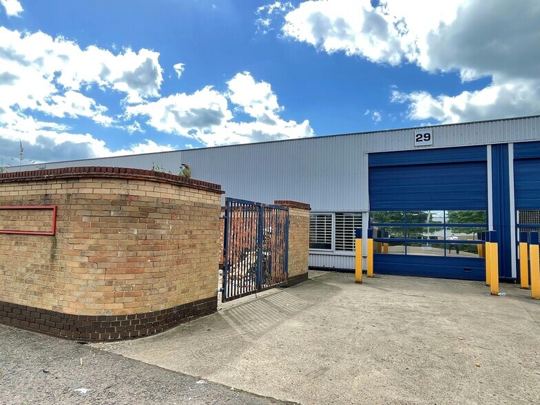 6-10 Stapledon Rd, Peterborough à louer - Photo de l’immeuble – Image 3 sur 5