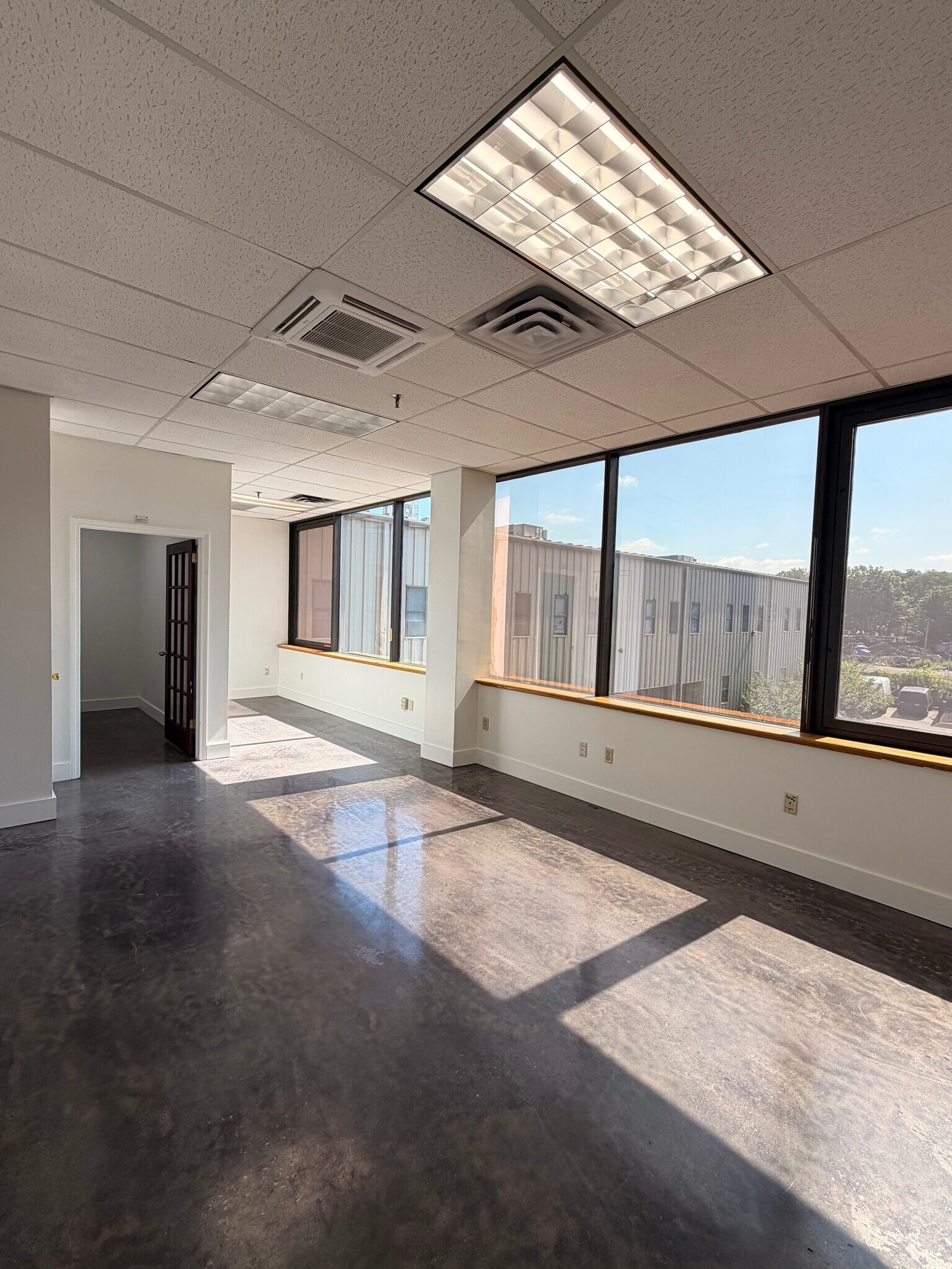 8 John Walsh Blvd, Peekskill, NY à louer Photo intérieure– Image 1 sur 5
