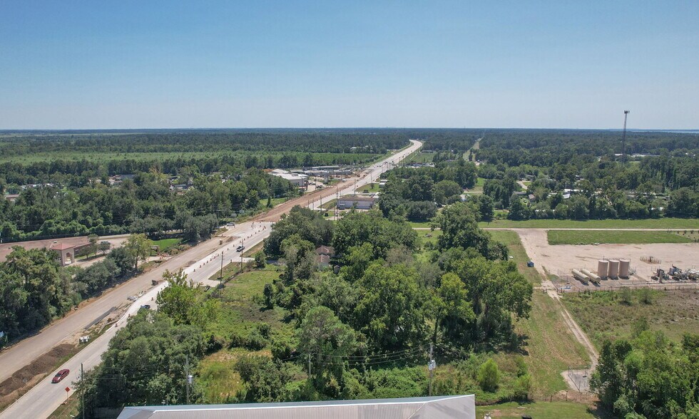 24411 Fm 2100 Rd, Huffman, TX à vendre - Photo de l’immeuble – Image 3 sur 7