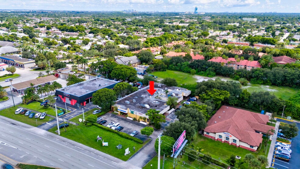 3157 N University Dr, Hollywood, FL à vendre - Photo de l’immeuble – Image 3 sur 17