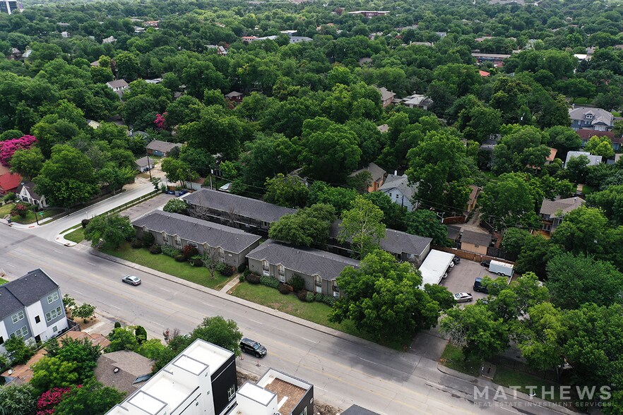 5656 Live Oak St, Dallas, TX à vendre - Photo de l’immeuble – Image 2 sur 3