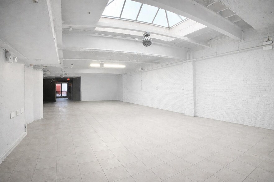 1031 Grand St, Brooklyn, NY à louer - Photo de l’immeuble – Image 2 sur 5