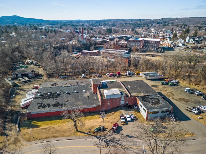 55 East St, Ware, MA à vendre - Photo de l’immeuble – Image 2 sur 38