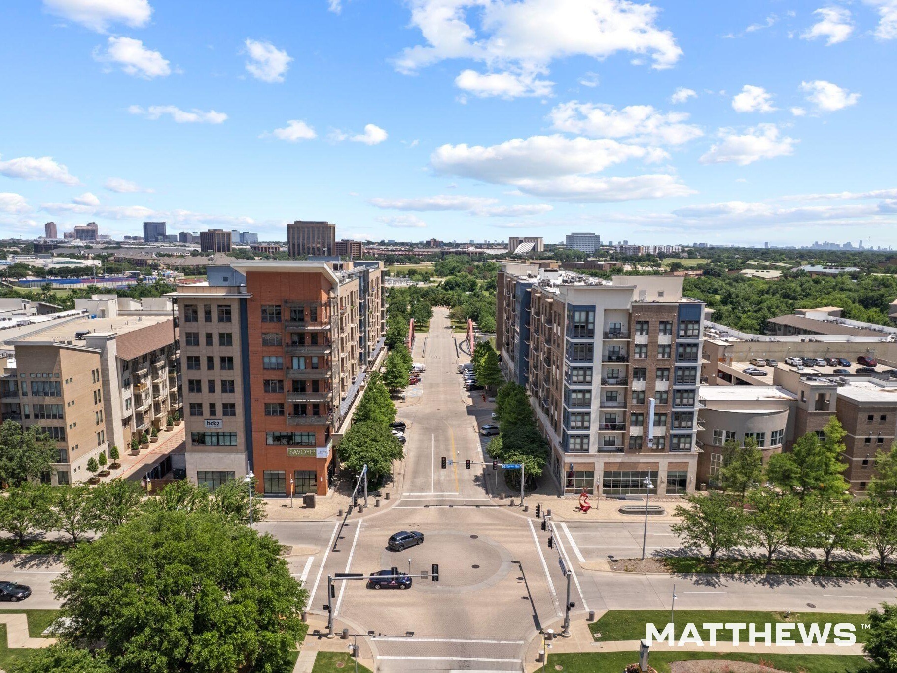 3875 Ponte Ave, Addison, TX à louer Photo de l’immeuble– Image 1 sur 5