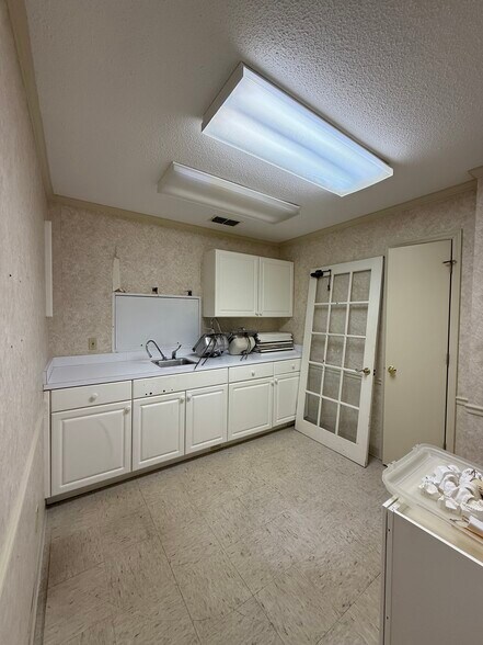 1377 E Garrison Blvd, Gastonia, NC à louer - Photo de l’immeuble – Image 3 sur 22