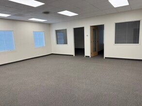 2210 Encinitas Blvd, Encinitas, CA à louer Photo intérieure– Image 1 sur 6