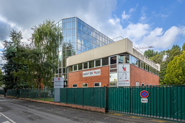 Plus de détails pour 23 Quai Du President Carnot, Saint-Cloud - Bureau, Local d'activités à louer