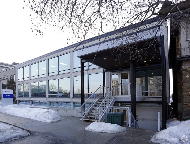 110 Argyle Ave, Ottawa, ON à louer - Photo de l’immeuble – Image 2 sur 2