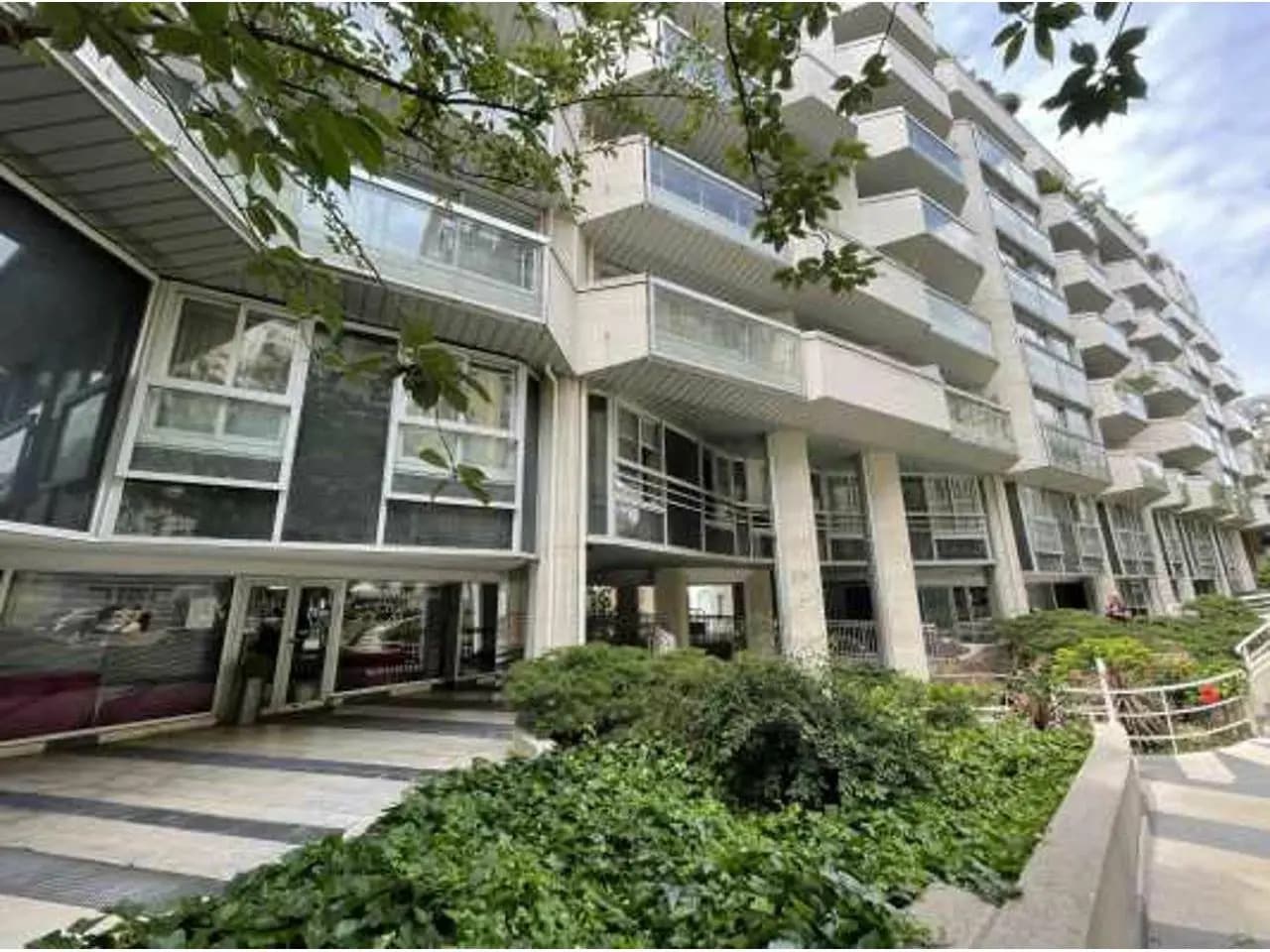 17 Rue De Chaillot, Paris à louer Photo de l’immeuble– Image 1 sur 11