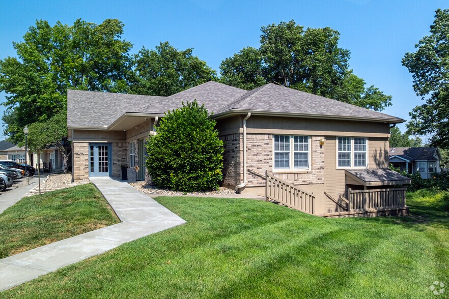 231-235 SW Noel St, Lee's Summit, MO à louer - Photo de l’immeuble – Image 2 sur 4