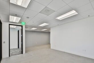 5990 Sepulveda Blvd, Sherman Oaks, CA à louer Photo intérieure– Image 2 sur 13