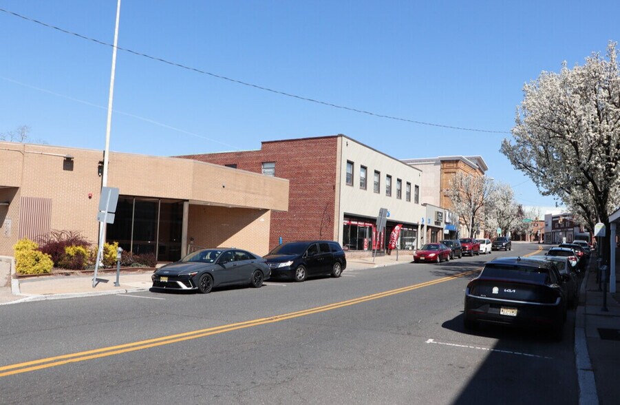 24 Main St, Toms River, NJ à louer - Photo de l’immeuble – Image 2 sur 40