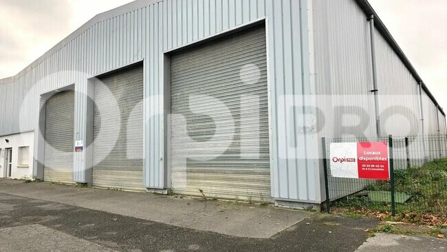 Plus de détails pour Industriel/Logistique à louer