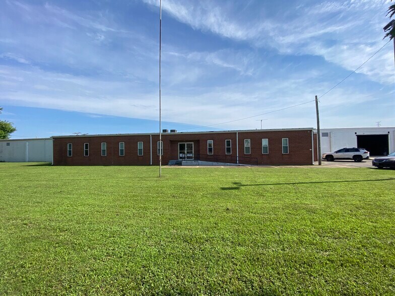 1031 S Green St, Tupelo, MS à vendre - Photo principale – Image 1 sur 21