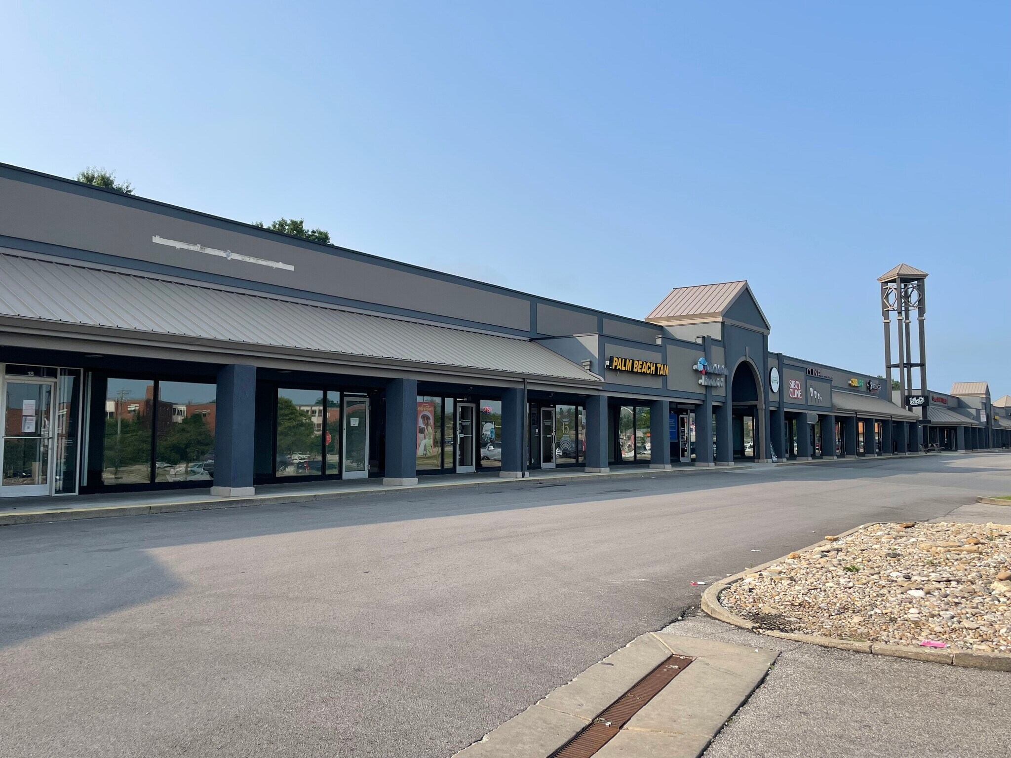 16-62 Martha Layne Collins Blvd, Cold Spring, KY à louer Photo de l’immeuble– Image 1 sur 14