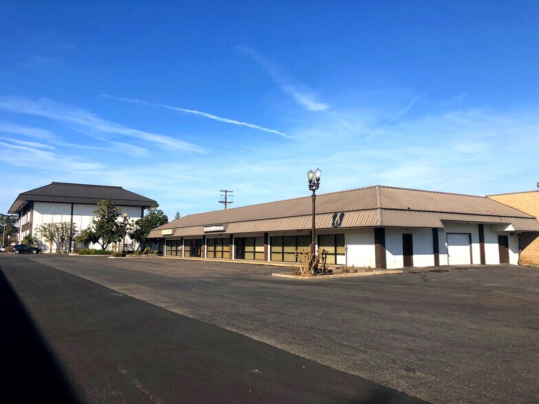 4270-4274 N Blackstone Ave, Fresno, CA portefeuille de 2 biens à vendre sur LoopNet.fr - Photo de l’immeuble – Image 3 sur 16