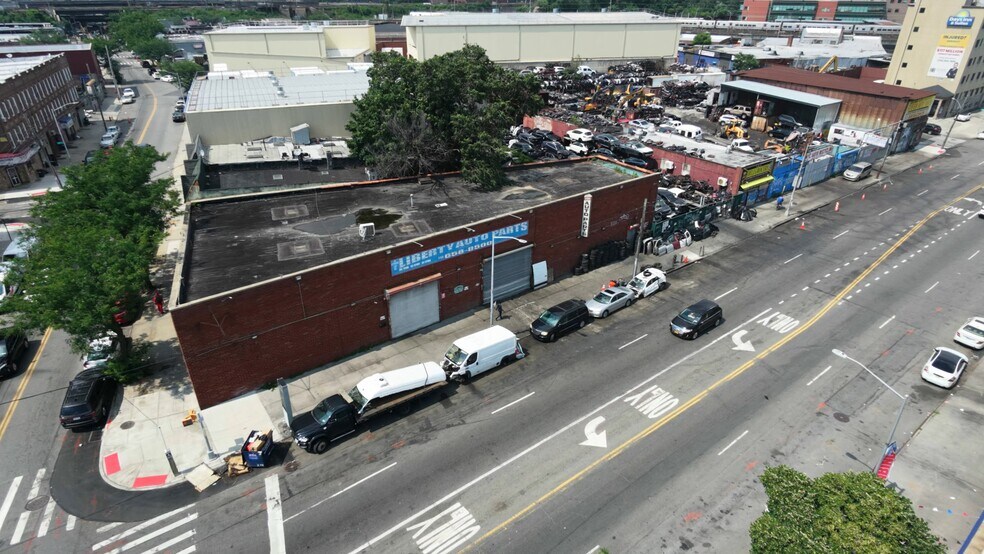 THE SOUTH QUEENS COMMERCIAL PORTFOLIO portefeuille de 12 biens à vendre sur LoopNet.fr - Vidéo sur l’annonce professionnelle – Image 3 sur 34