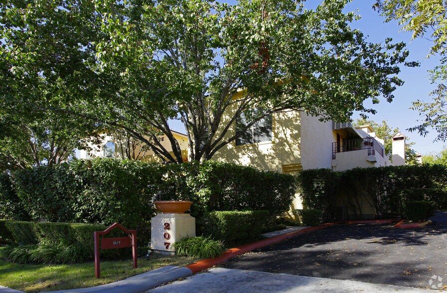 207 Grandview Pl, San Antonio, TX à vendre - Photo de l’immeuble – Image 2 sur 2