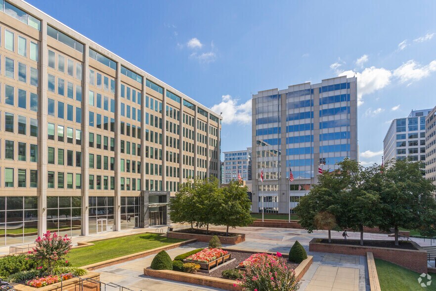 999 N Capitol St NE, Washington, DC à louer - Photo de l’immeuble – Image 2 sur 2