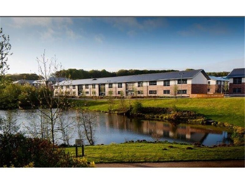 Lake View Dr, Nottingham à louer - Photo de l’immeuble – Image 1 sur 5