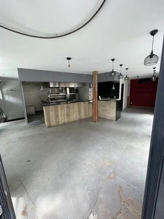 Plus de détails pour Local commercial à louer